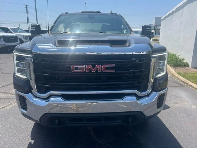 Used 2021  GMC Base image 14