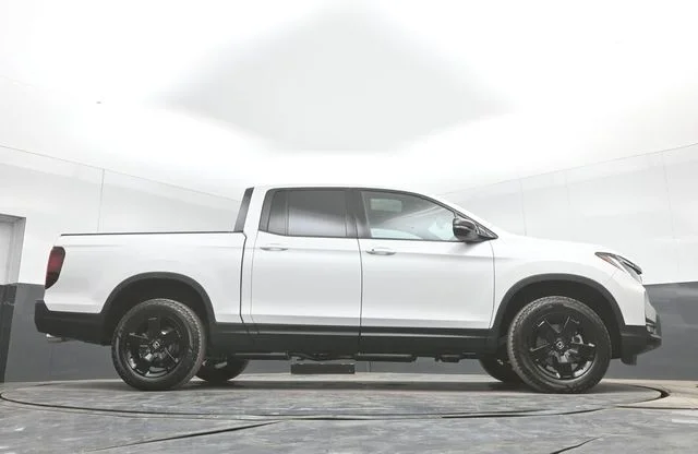 New 2026 Platinum White Pearl Honda Black Edition image 52