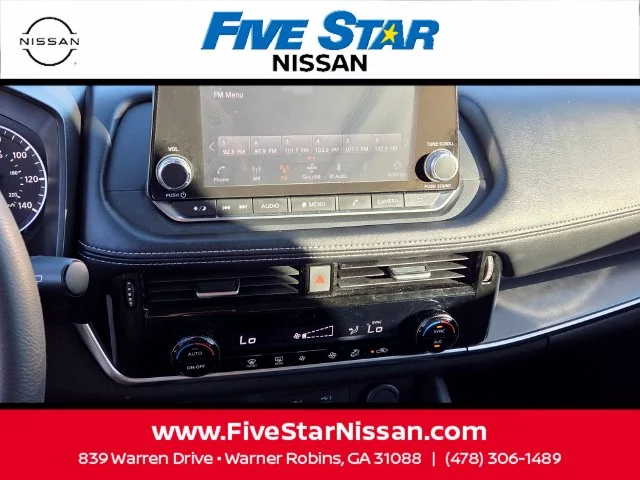 Used 2021 Red Nissan SV image 19