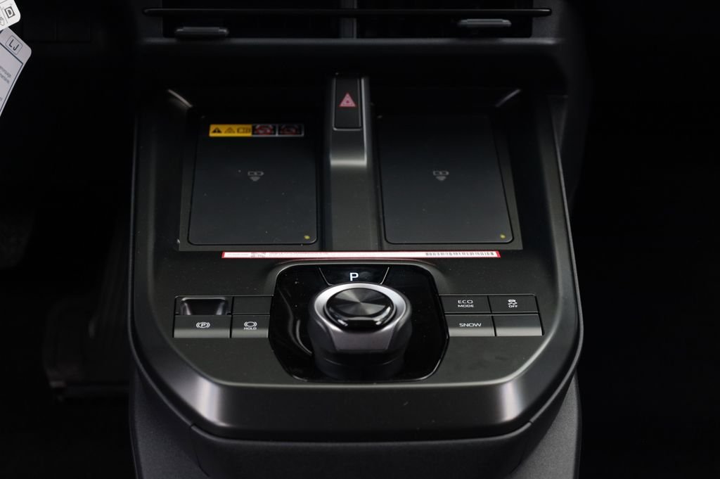 New 2026 Wind Chill Pearl <sup>1</sup> Toyota  SE image 29