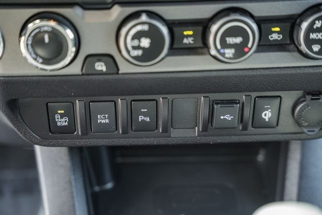 Used 2020 Midnight Black Metallic Toyota TRD Off-Road image 27