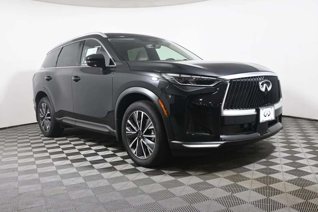 New 2027 Black INFINITI LUXE image 9