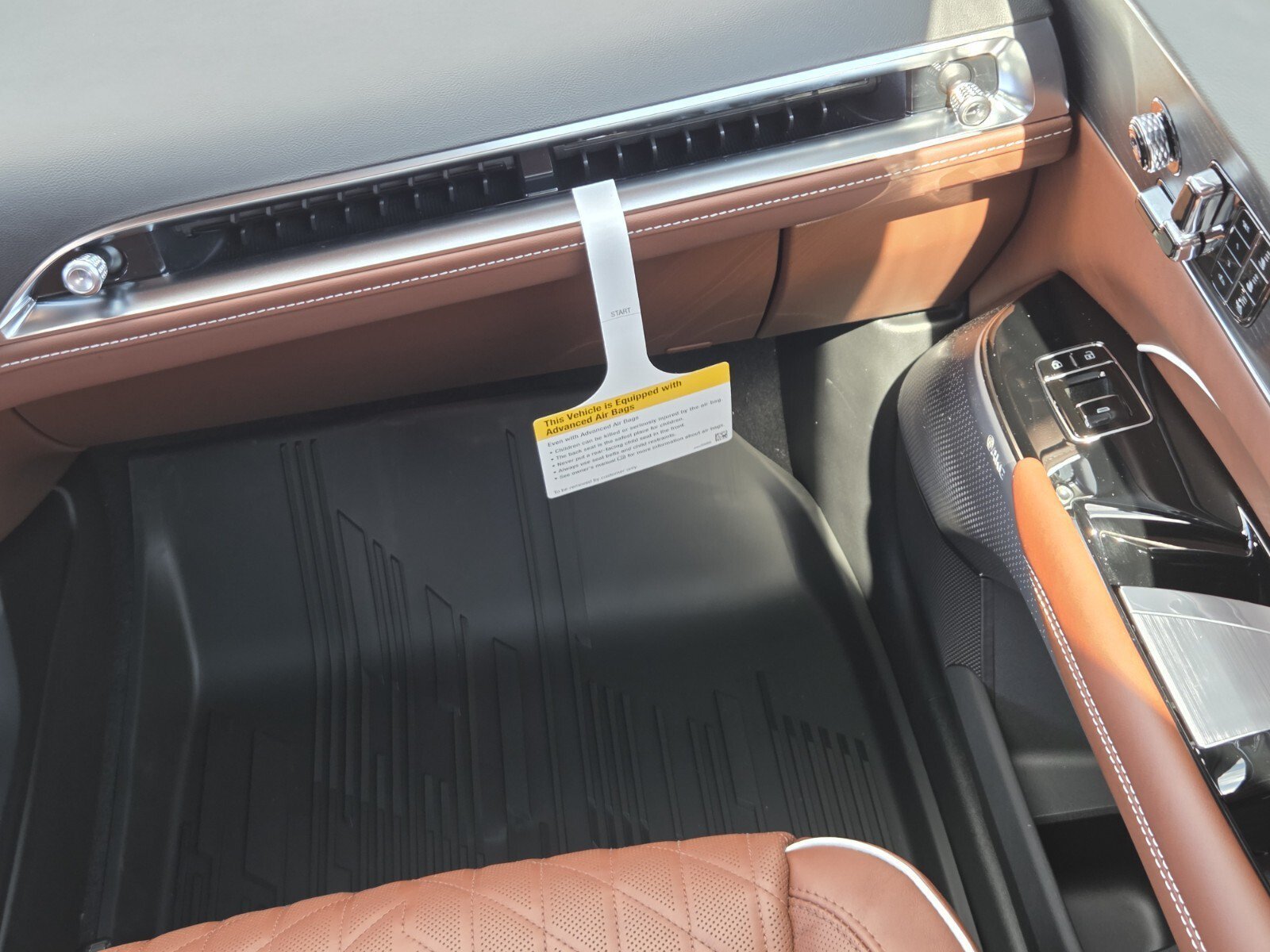 2027 Cadillac LYRIQ Signature Sport - Photo 16