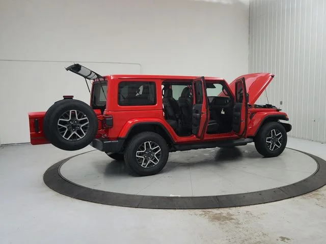 New 2026 Firecracker Red Clear-Coat Exterior Paint Jeep Sahara image 16