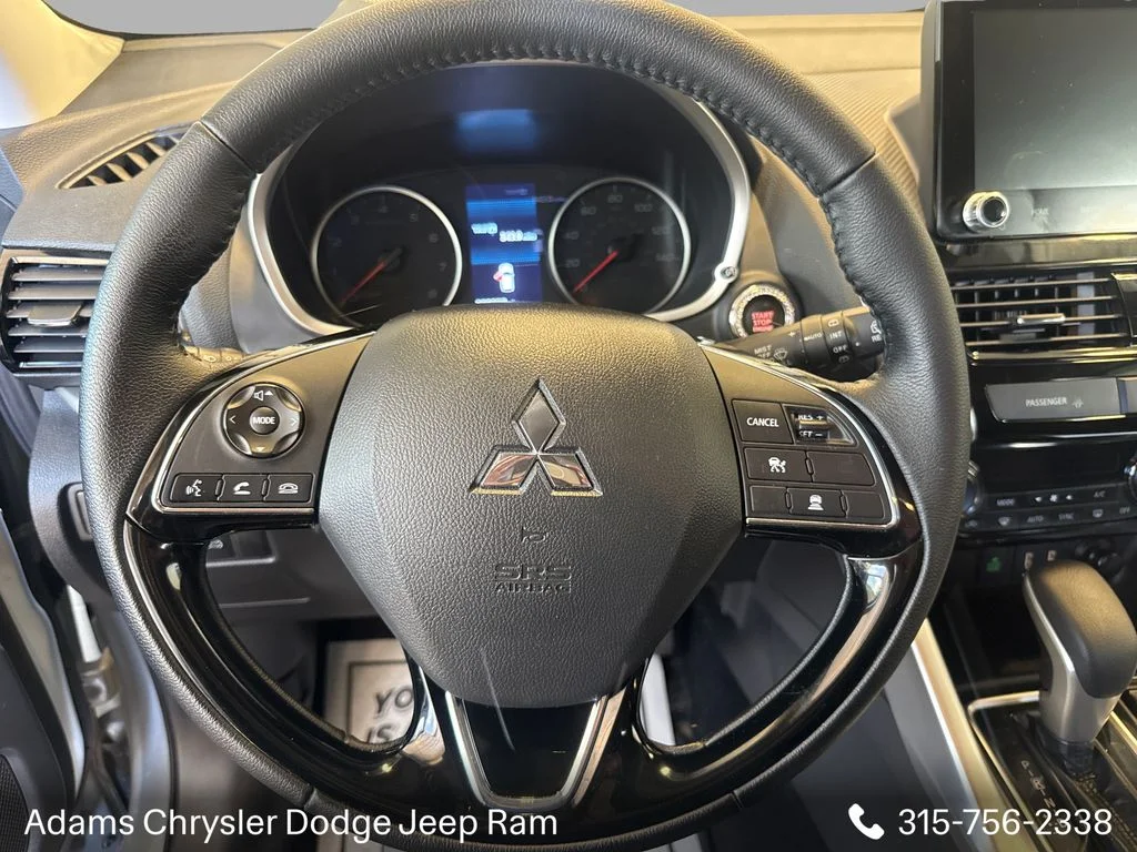 Used 2025  Mitsubishi SE image 15