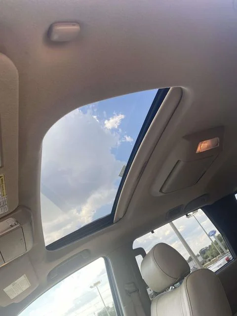 Used 2014 White Toyota Platinum image 11