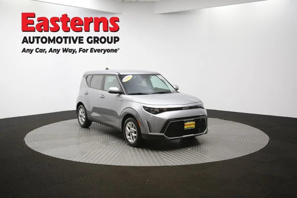 Used 2023  Kia LX image 49