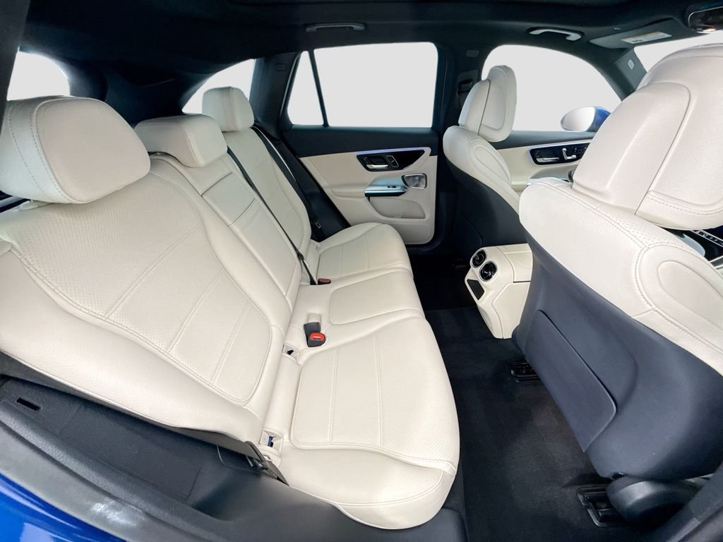 Used 2026 Starling Blue Metallic Mercedes-Benz GLC 300 image 20