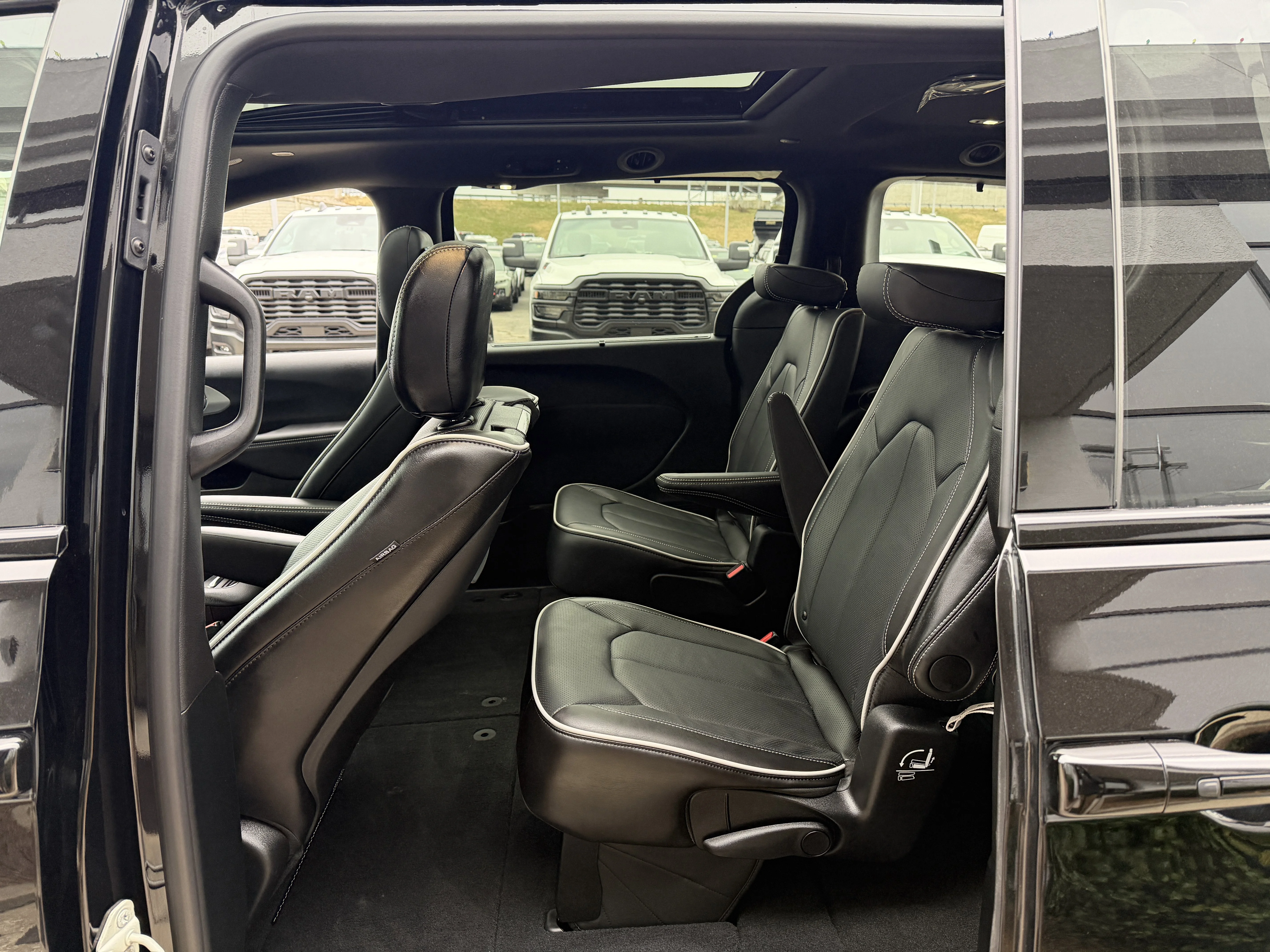 2026 Chrysler Pacifica Limited - Photo 29