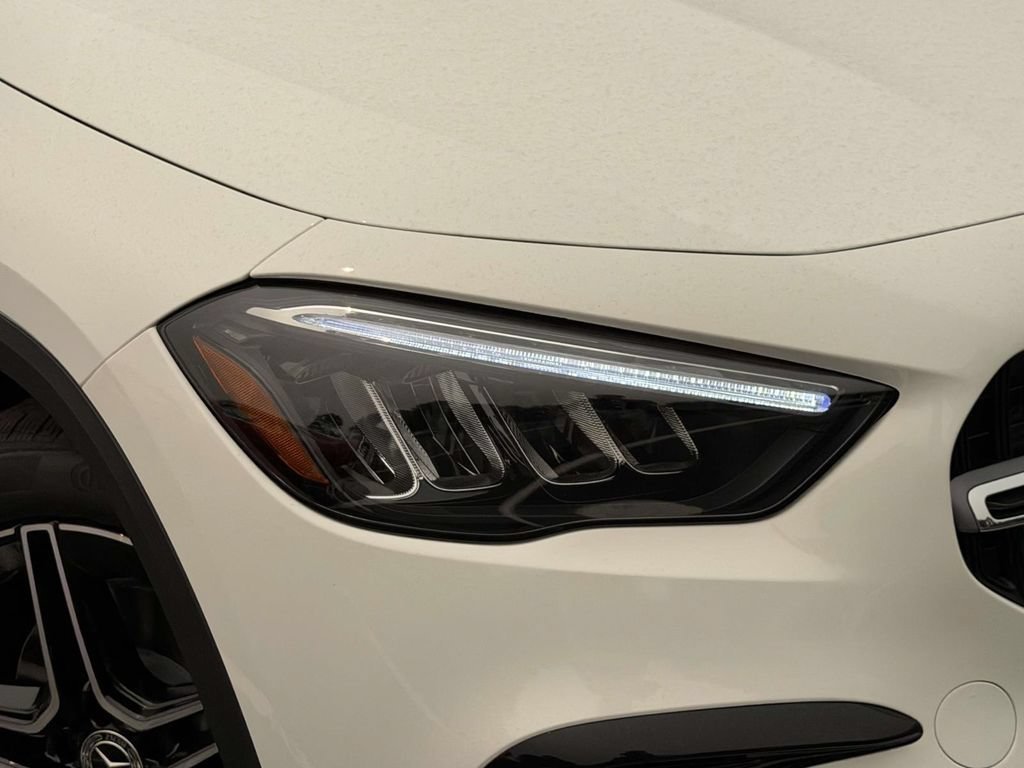 New 2026 Polar White Mercedes-Benz GLA 250 image 12