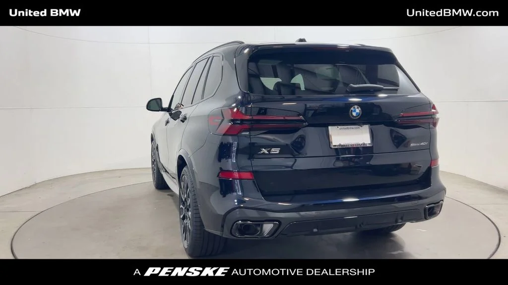 Used 2026 Carbon Black Metallic BMW sDrive40i image 7