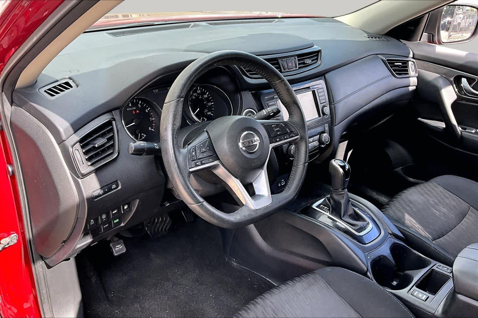 Used 2019 Scarlet Ember Tintcoat Nissan SV image 16