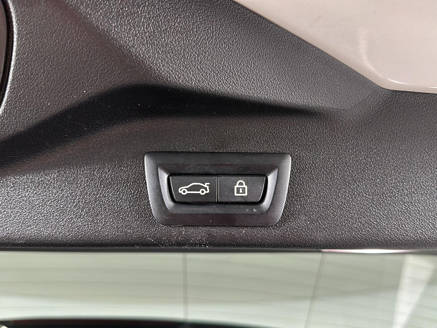 Used 2022 Mineral White Metallic BMW xDrive40i image 27