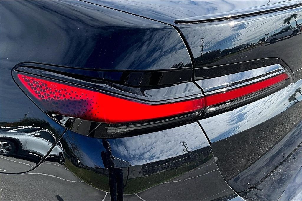 2026 BMW 7 Series 740i - Photo 14