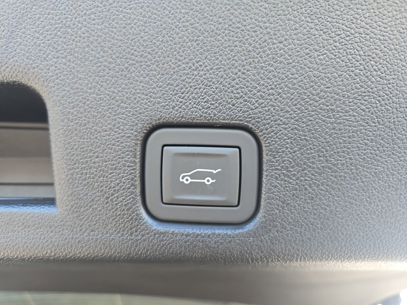 2026 GMC Acadia Denali - Photo 13