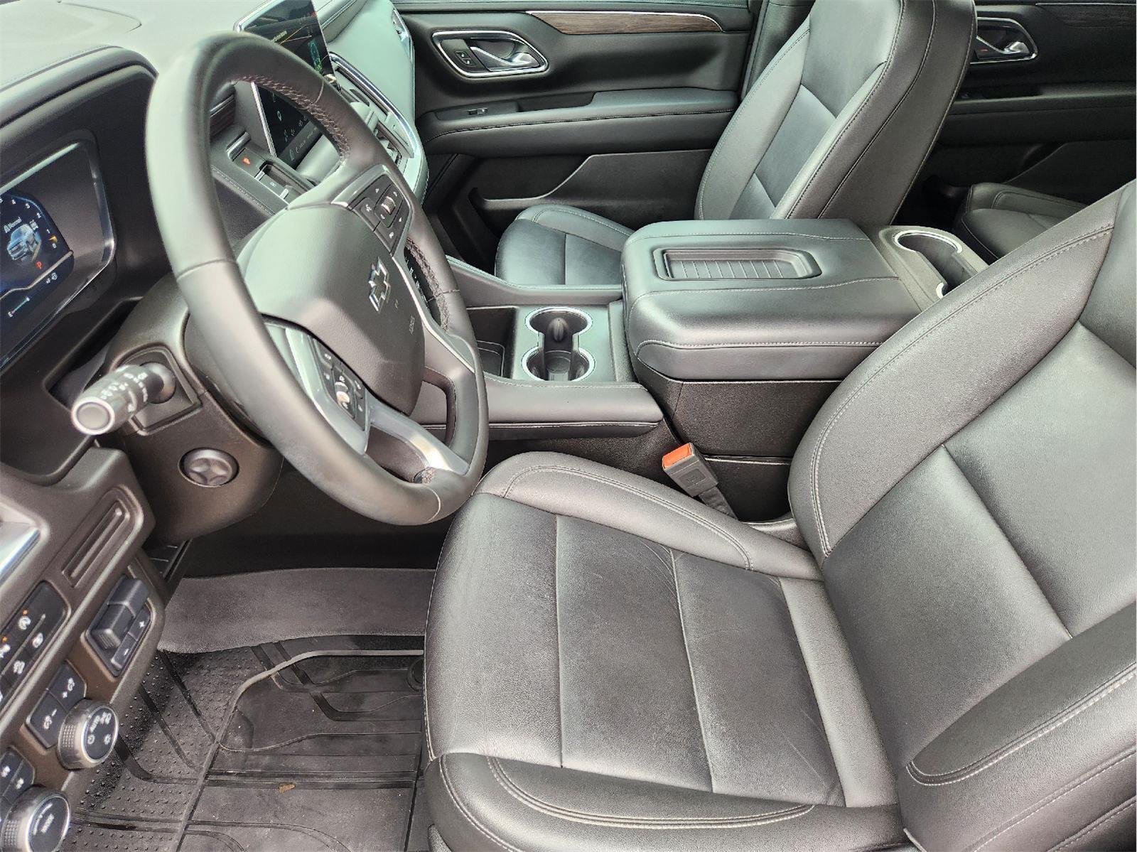 2024 Chevrolet Suburban photo 13 of 35