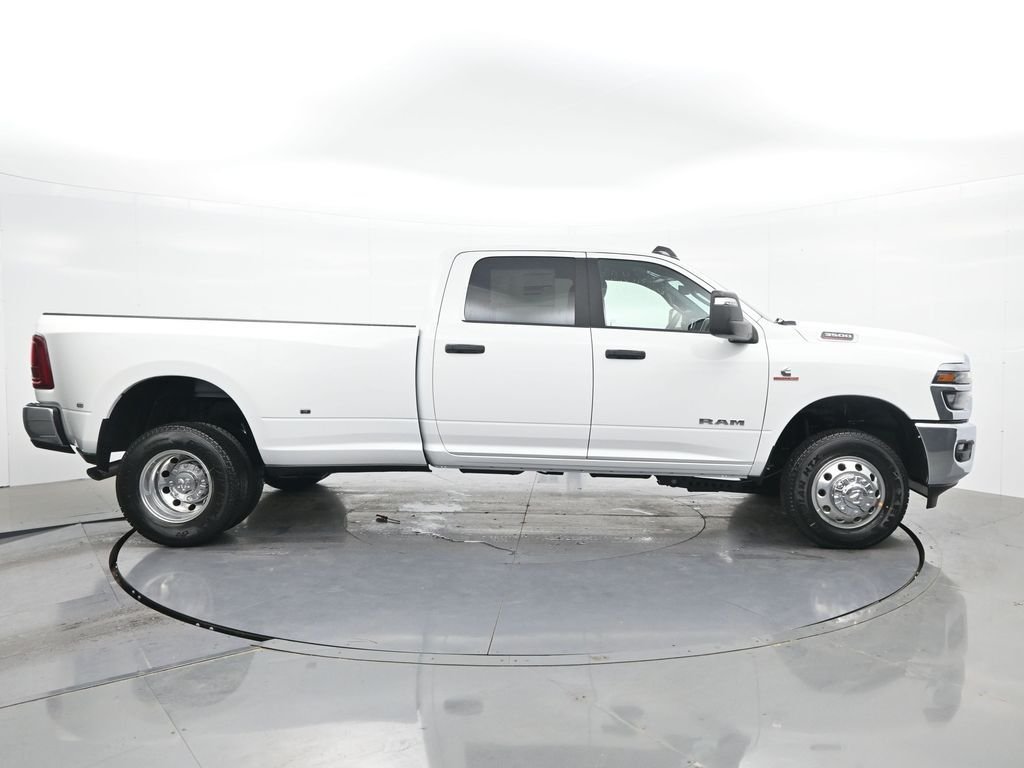 New 2026 Bright White Clear-Coat Exterior Paint RAM Big Horn image 6