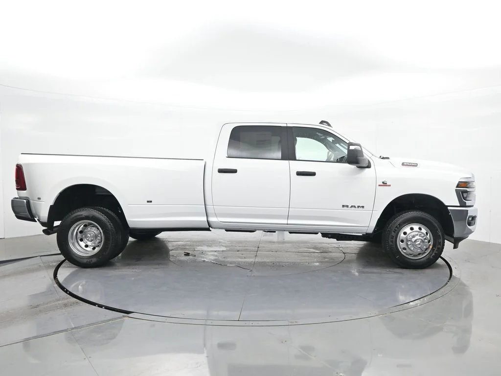 New 2026 Bright White Clear-Coat Exterior Paint RAM Big Horn image 6