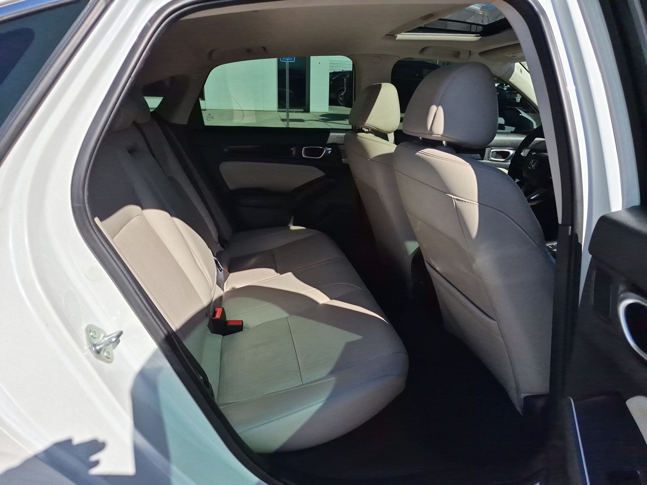 Used 2022 Platinum White Pearl Honda Touring image 30