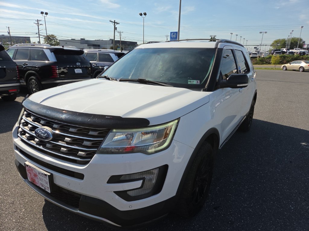 Used 2016 White Ford XLT image 3