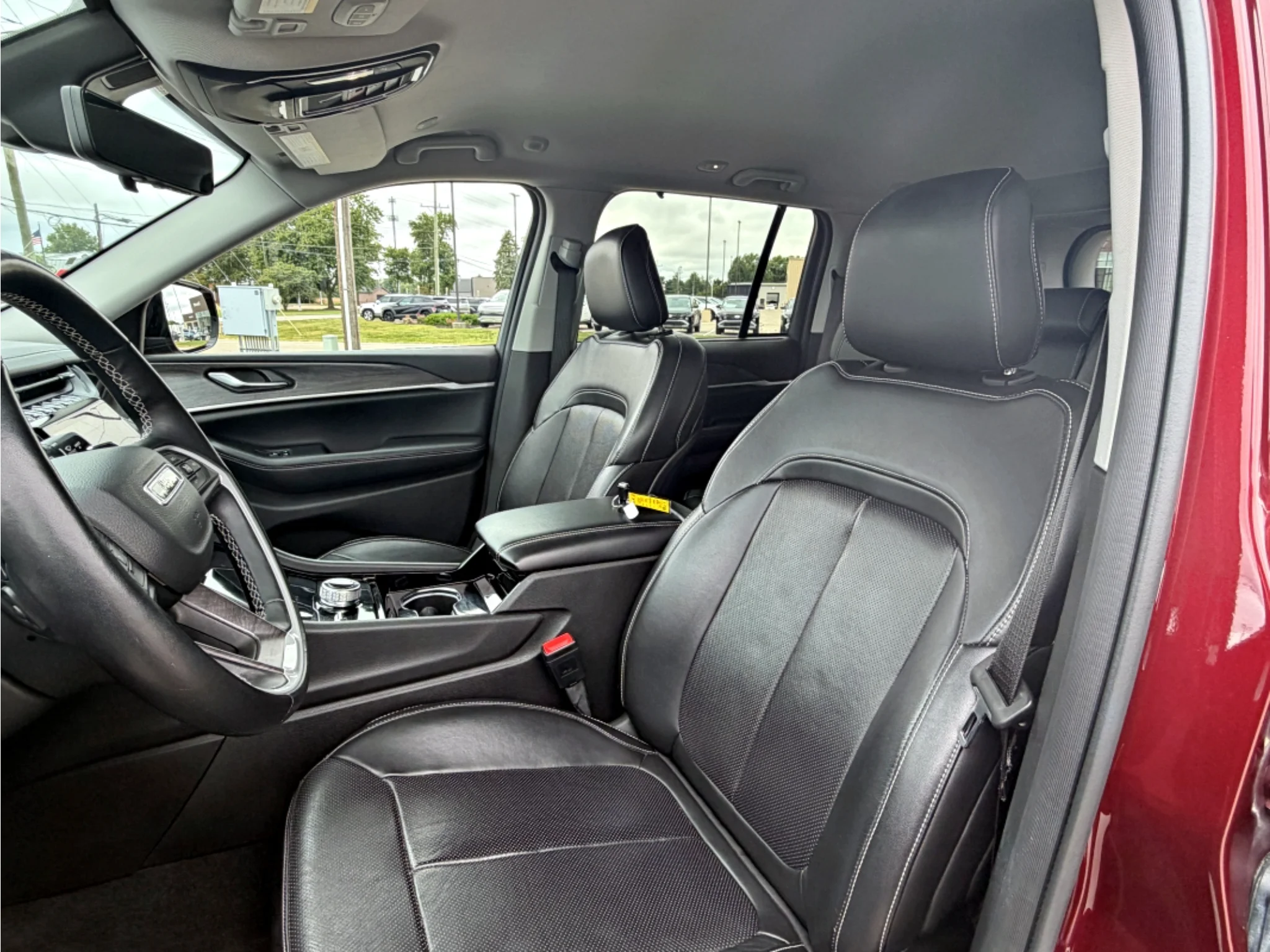 Used 2022 Velvet Red Pearl Jeep Limited image 21