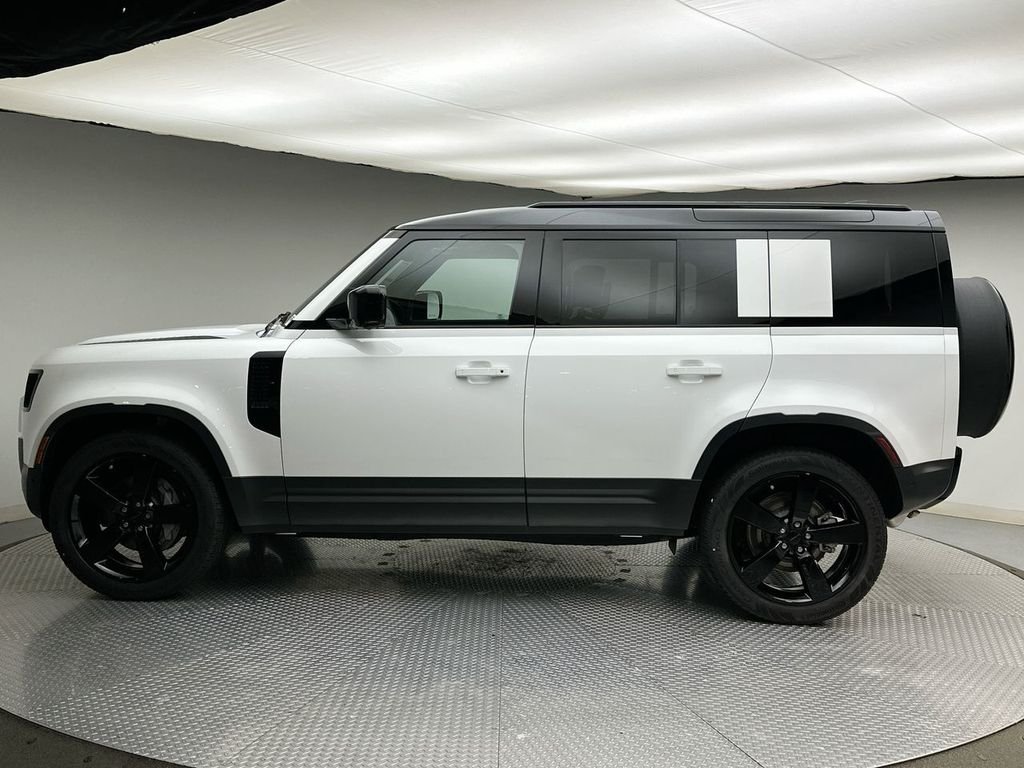 New 2026 Fuji White Land Rover S image 2