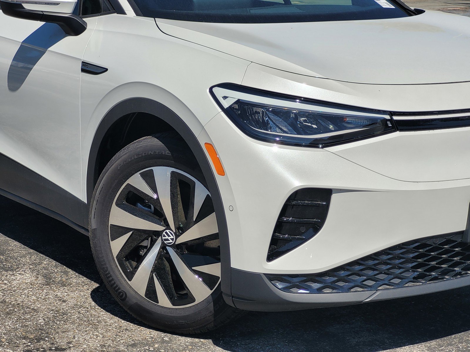New 2026 White/off-white Volkswagen Pro image 3