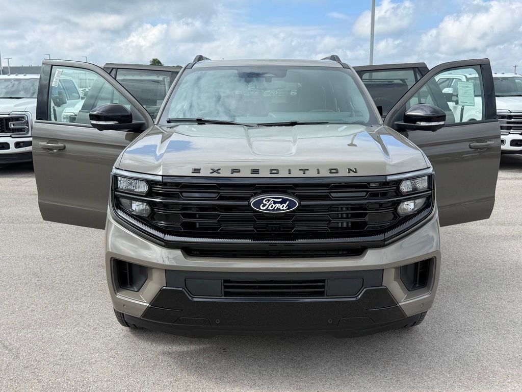 New 2027 Marsh Gray Ford Platinum image 23