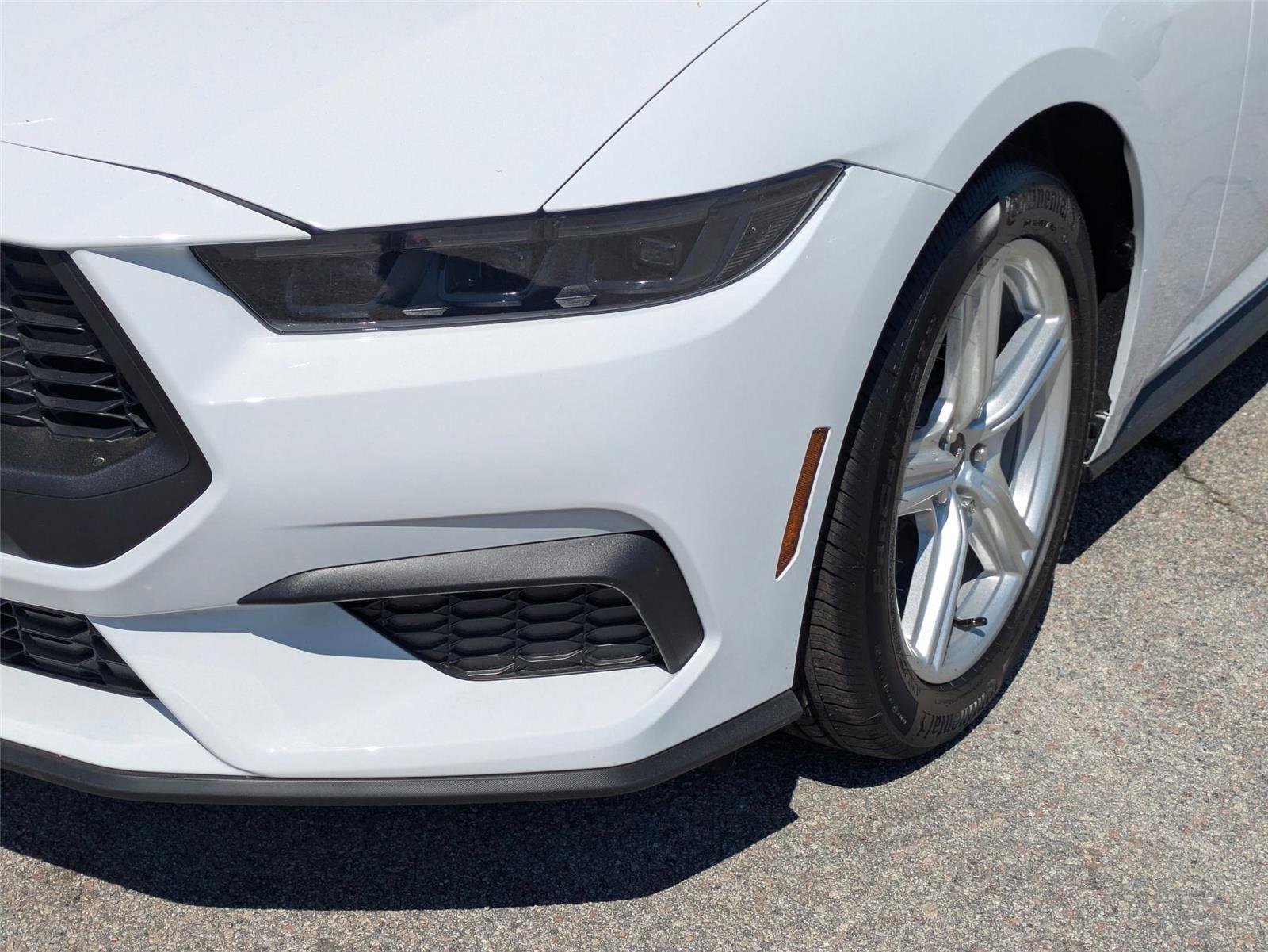 New 2026 Oxford White Ford EcoBoost® Fastback image 9