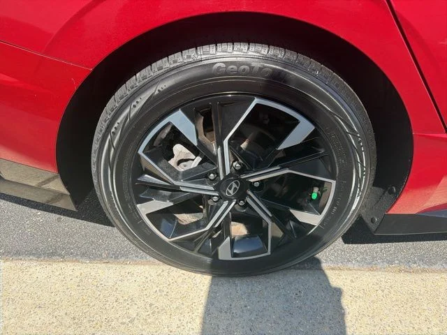 Used 2025 Red Hyundai SEL image 12