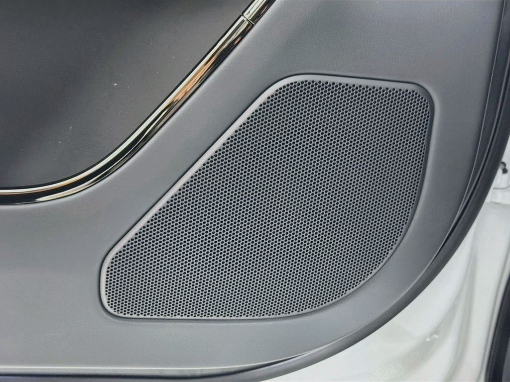 New 2027 Fuji White Land Rover Dynamic SE P400 image 19