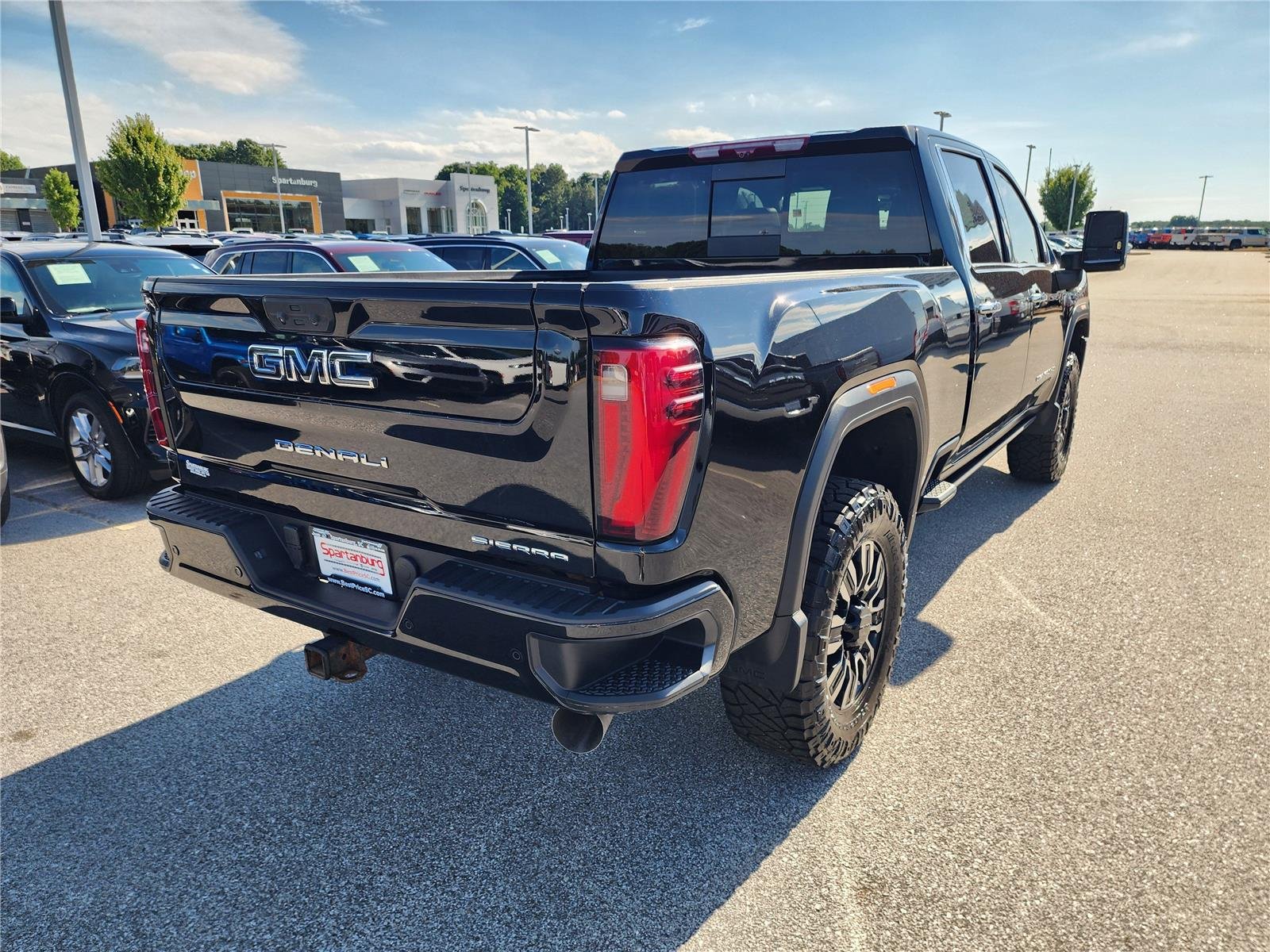 Used 2024 Onyx Black GMC Denali Ultimate image 6