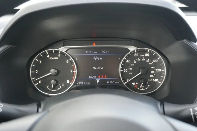 Used 2025 WHITE Nissan SV image 25