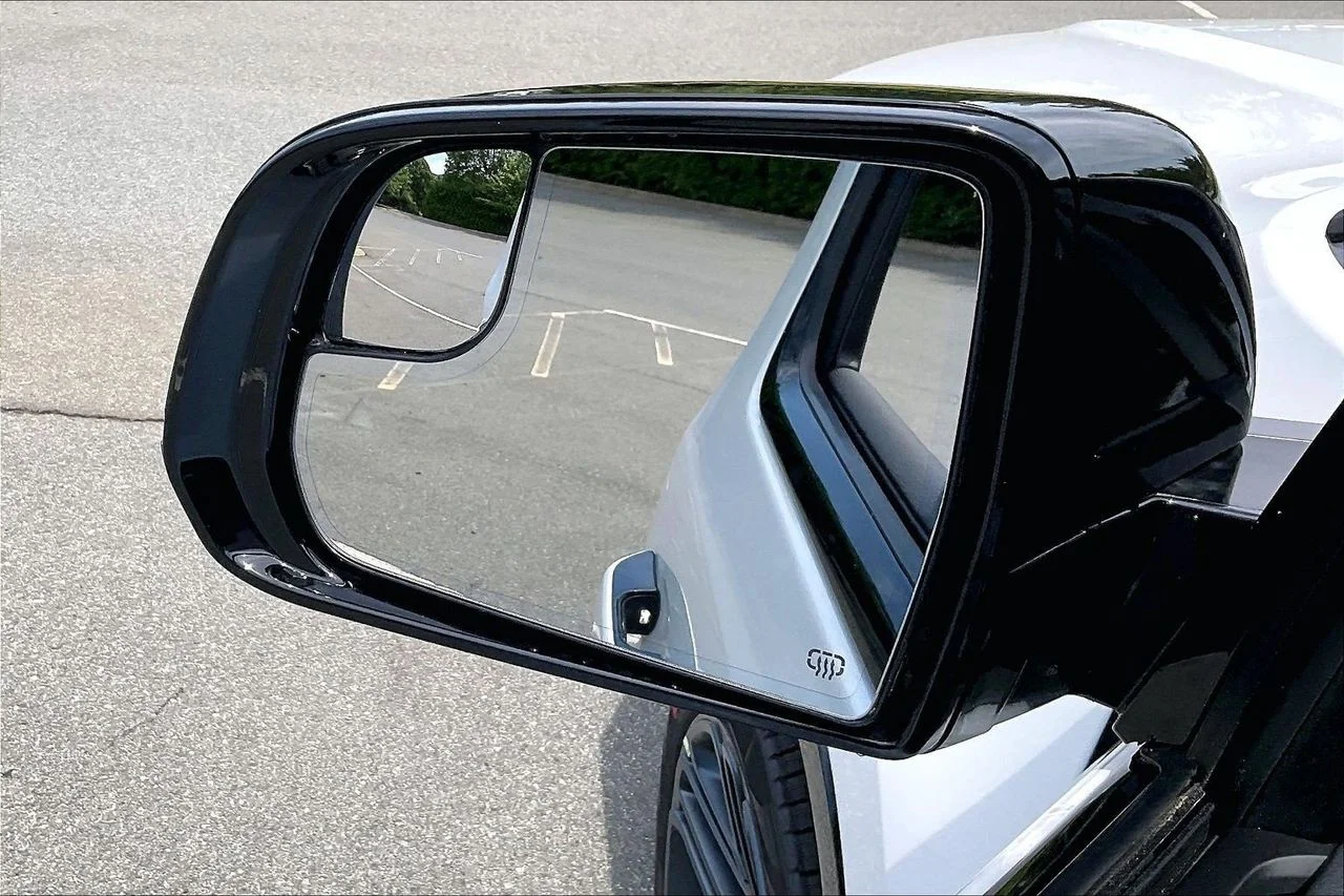 New 2026 Bright White Clear-Coat Exterior Paint Jeep  image 29