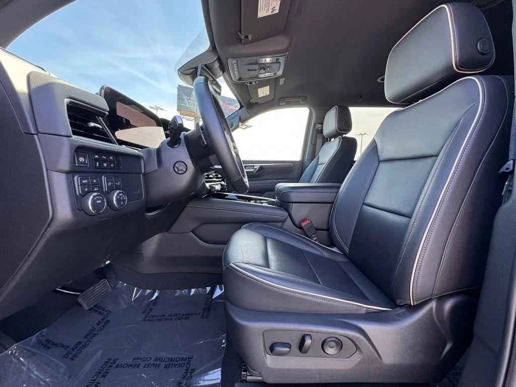 Used 2025 Gray Chevrolet Premier image 25