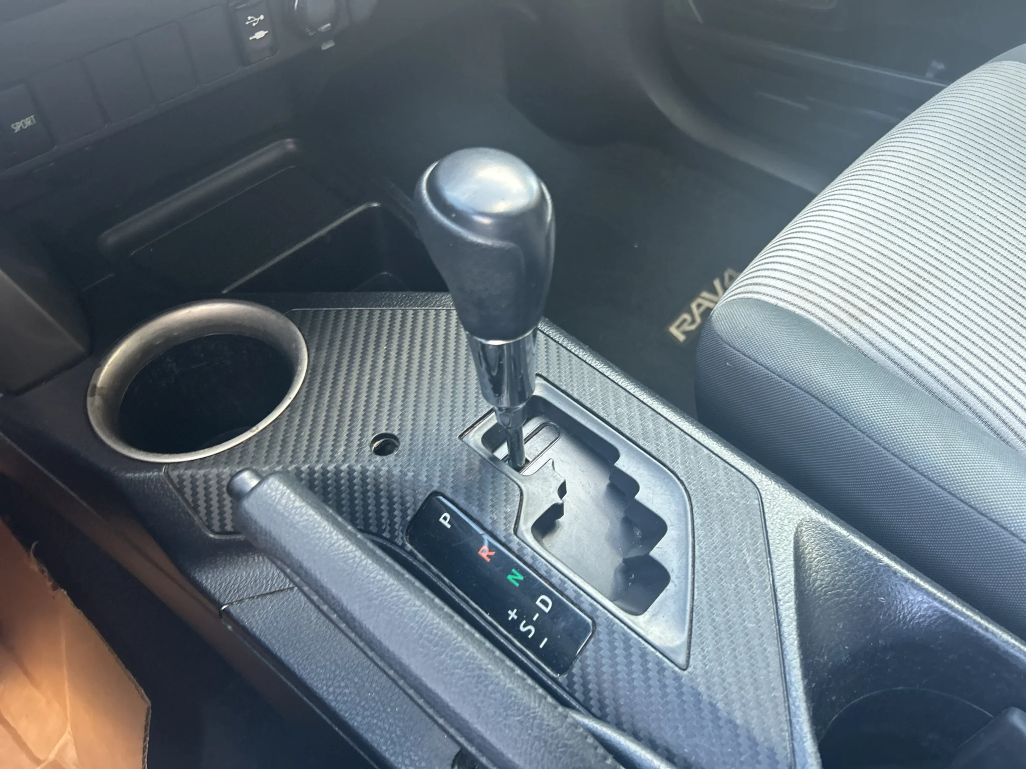 Used 2015 Black Toyota LE image 24