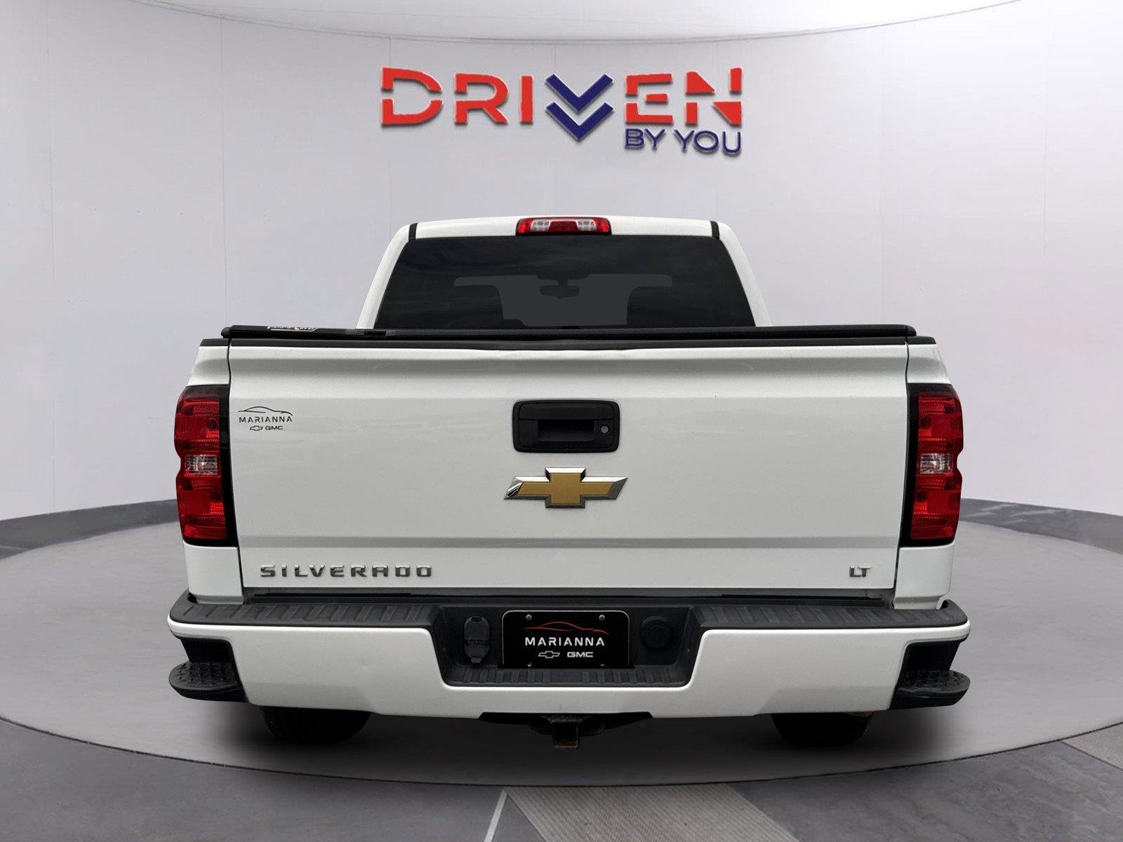 Used 2018 SUMMIT WHITE Chevrolet LT image 5