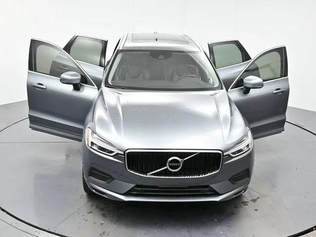 Used 2019 Grey Volvo Momentum image 45