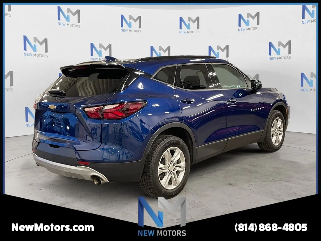 Used 2022 Blue Chevrolet LT image 5