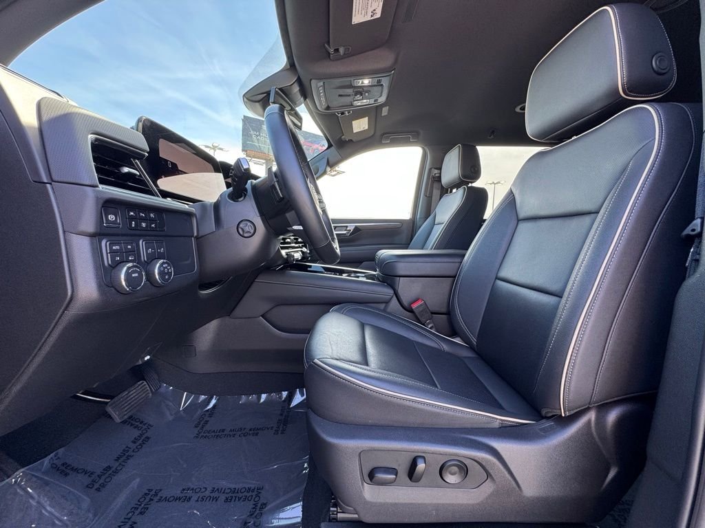 Used 2025 Gray Chevrolet Premier image 25