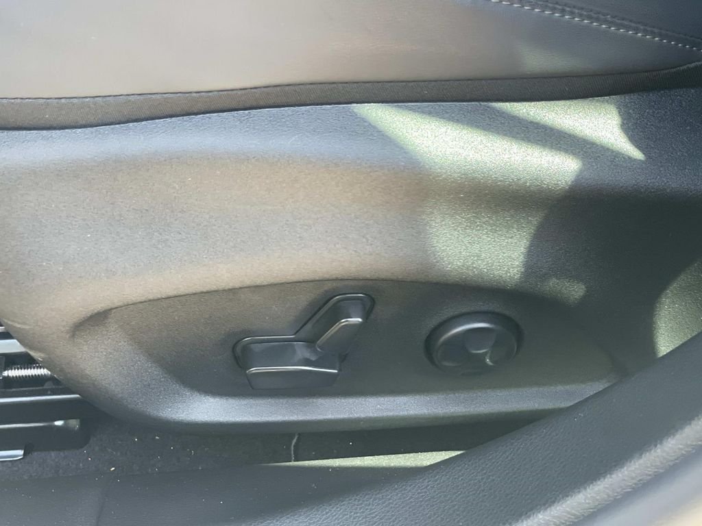 Used 2025 Black Alfa Romeo Base image 19