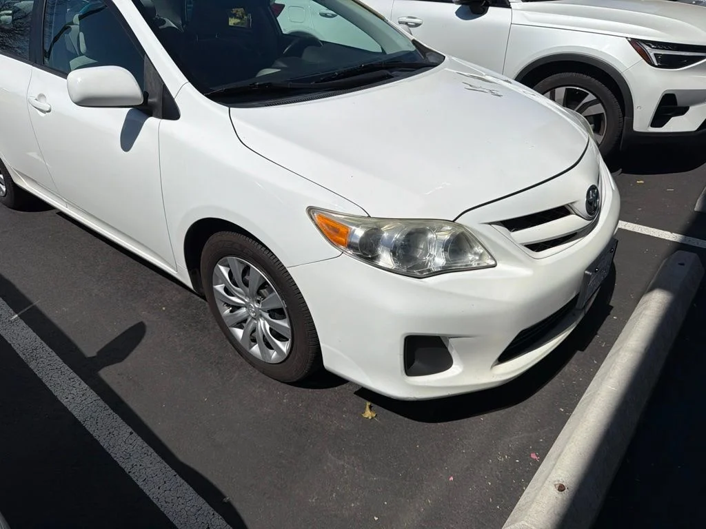 Used 2012 White Toyota LE image 3