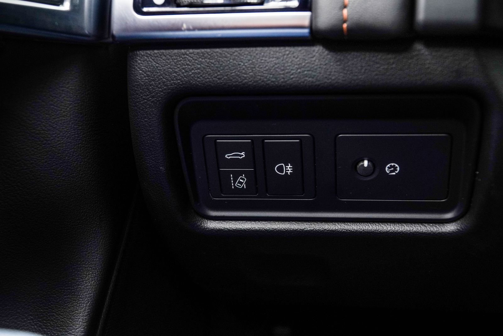 Used 2019 Black Jaguar R image 31