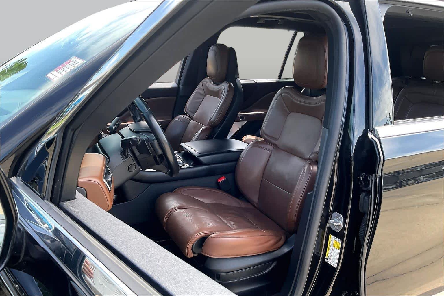 Used 2020 Infinite Black Lincoln Reserve image 8