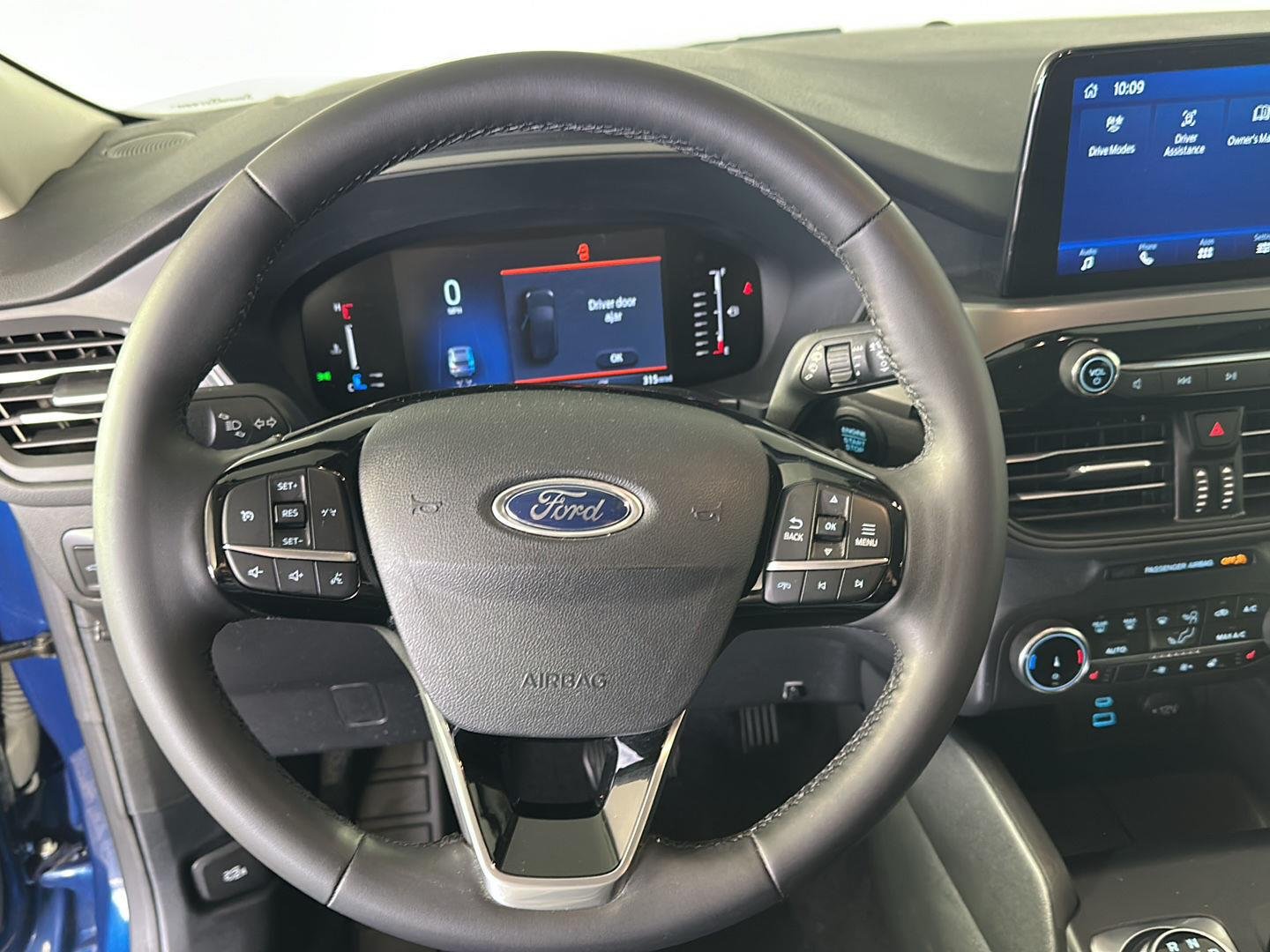 Used 2023 Atlas Blue Ford Active image 13