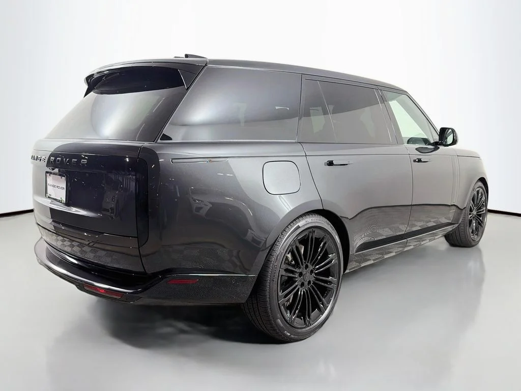 New 2026 Carpathian Grey Land Rover SE LWB 7-Seats / V8 image 5