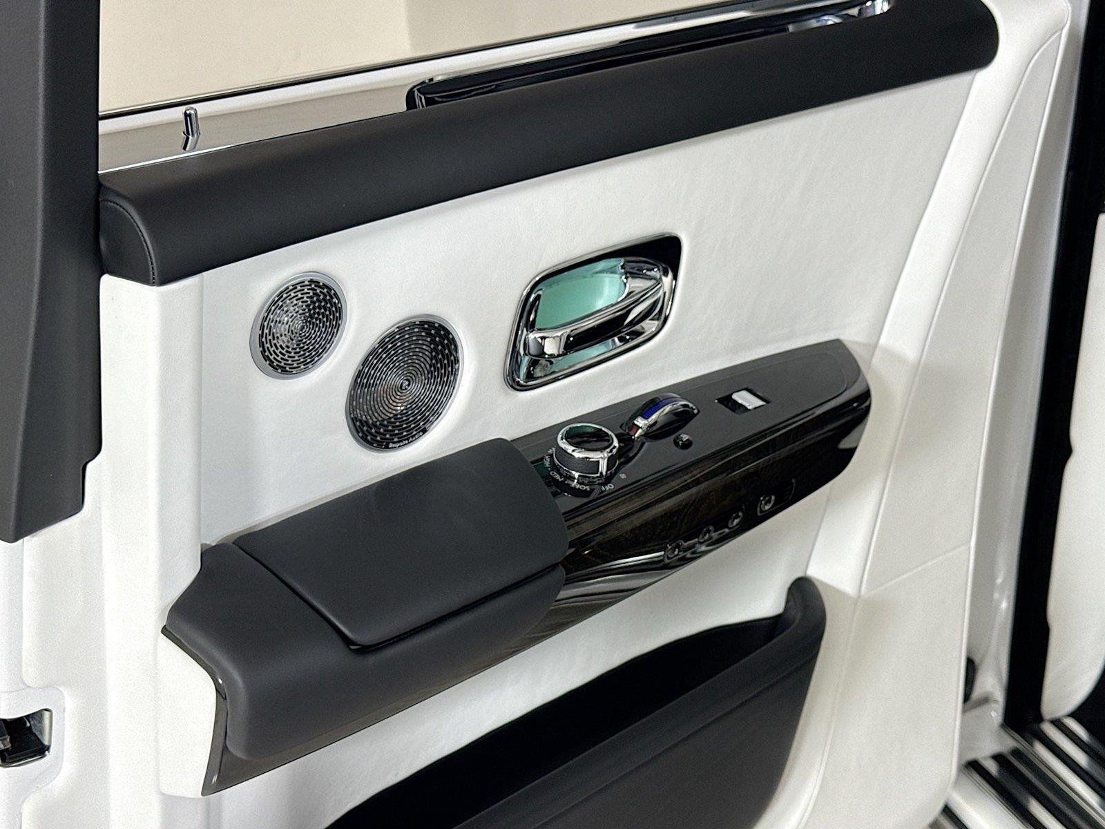 Used 2023 Jubilee Silver Rolls-Royce  image 34