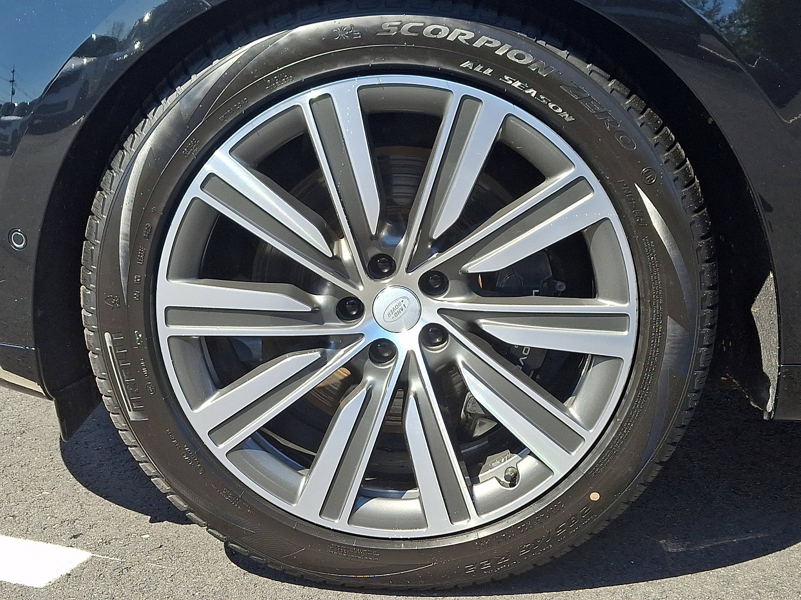Certified Used 2025 Santorini Black Metallic   1Ag Land Rover Autobiography image 9