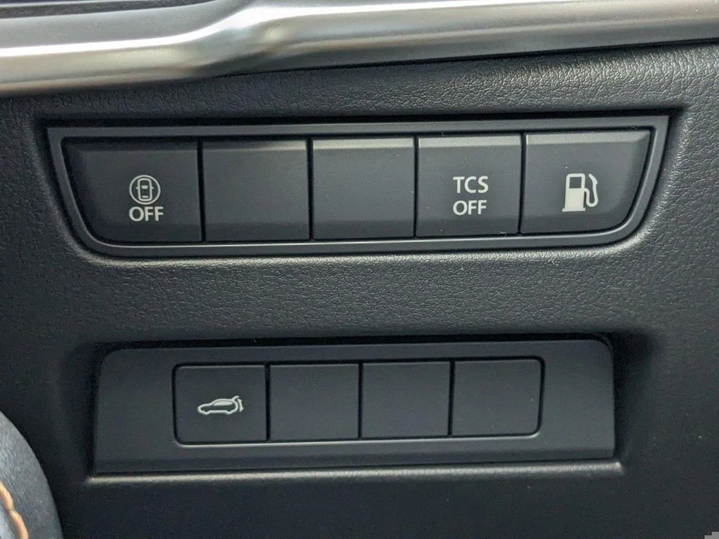 Used 2024 Gray Mazda Preferred image 27