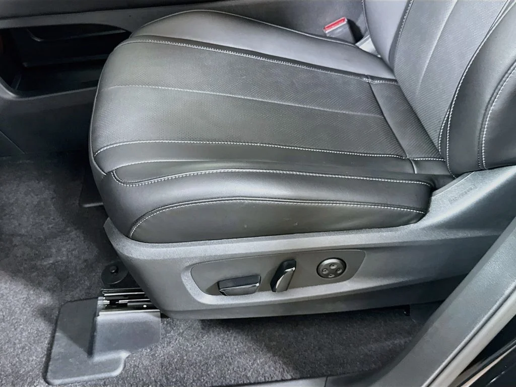 Certified Used 2026 Black INFINITI LUXE image 26